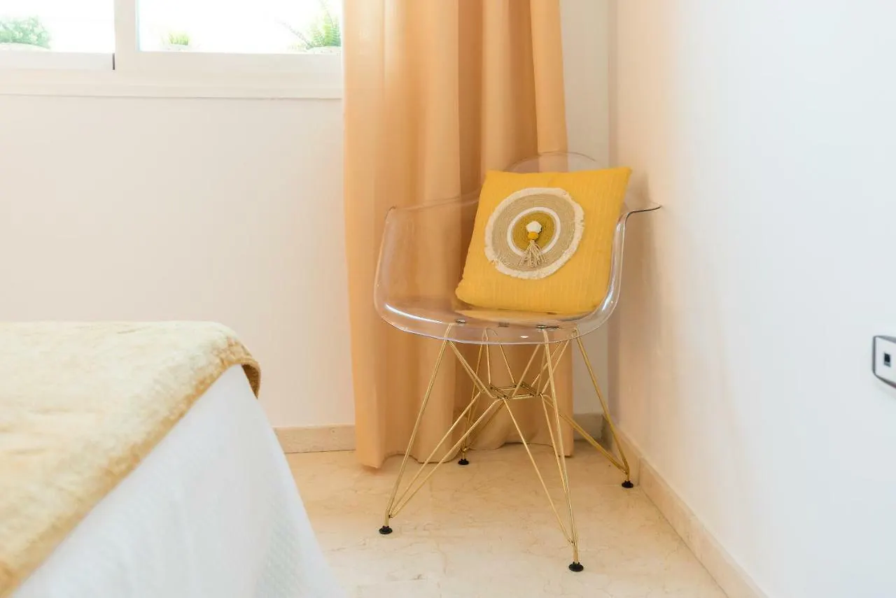 Charming Apartment On The Beach - Pool And Parking Málaga