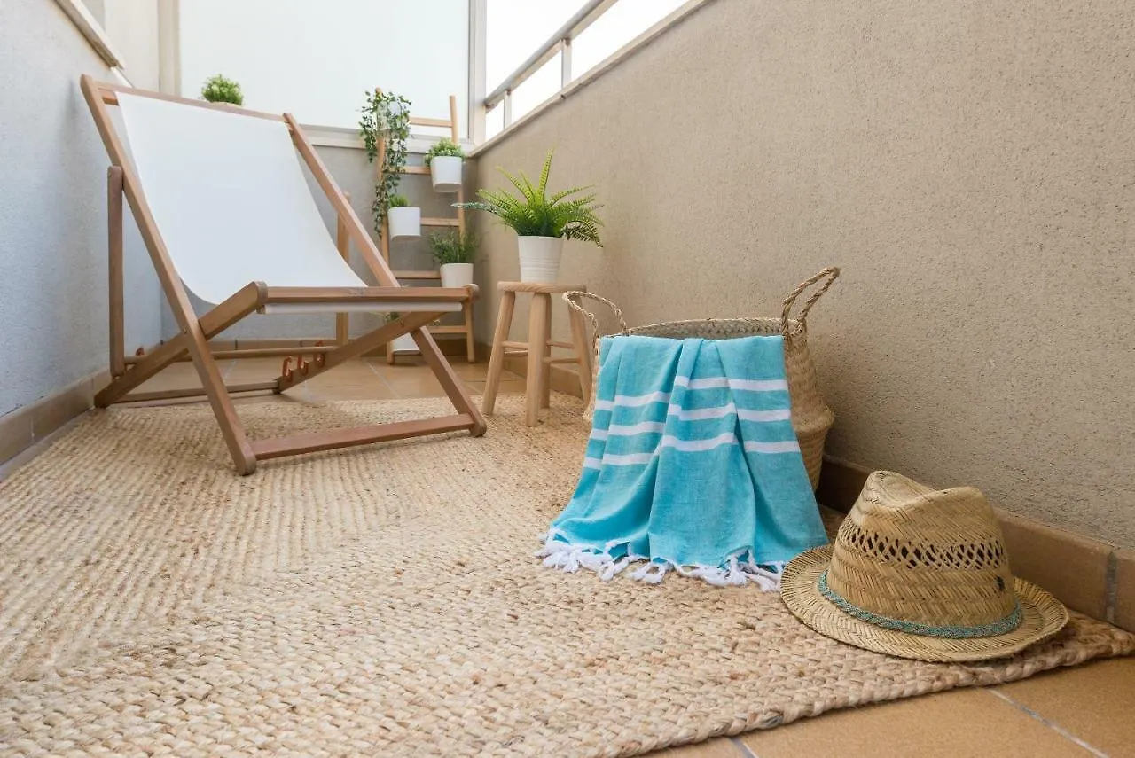 Charming Apartment On The Beach - Pool And Parking Malaga