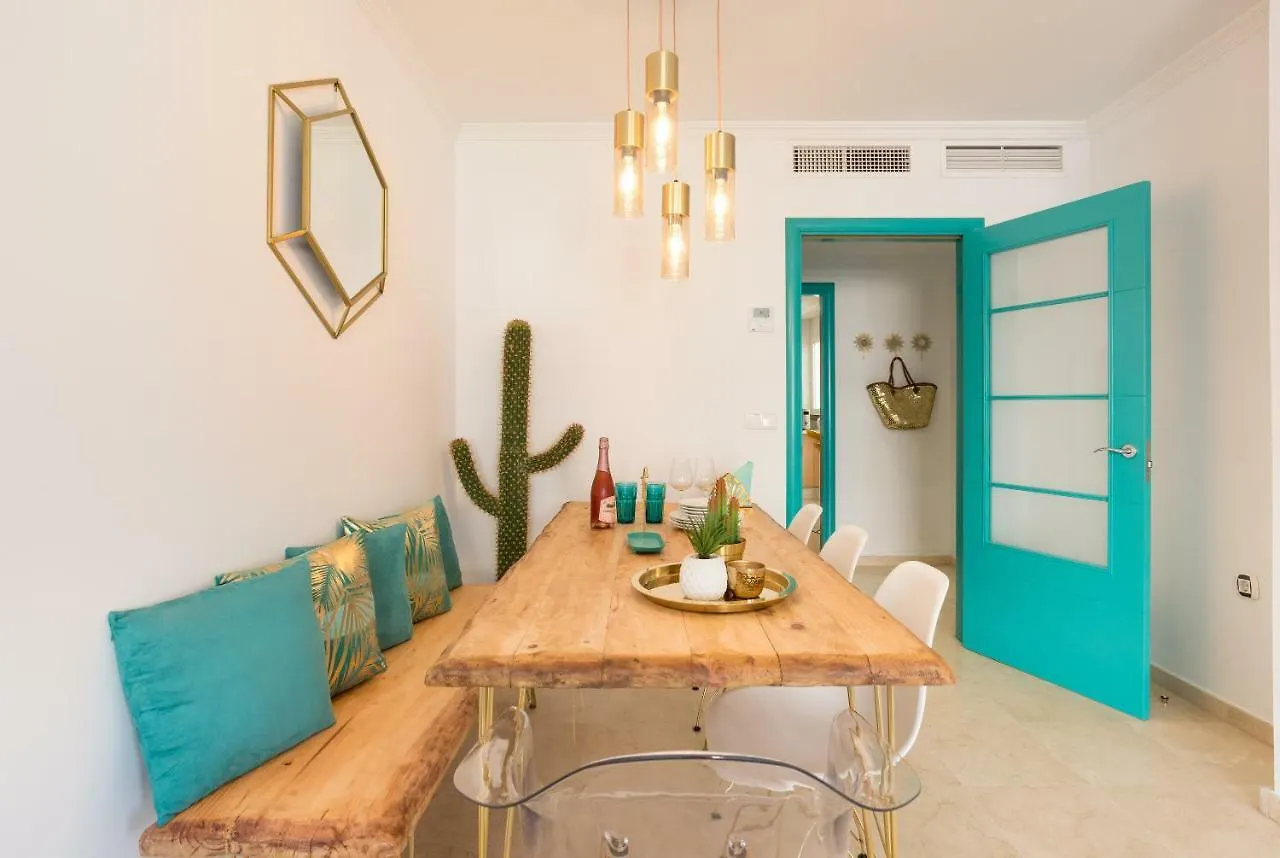 Charming Apartment On The Beach - Pool And Parking Malaga