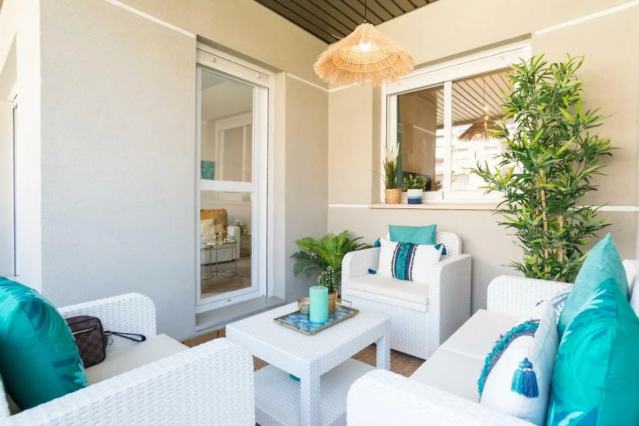 Charming Apartment On The Beach - Pool And Parking Malaga