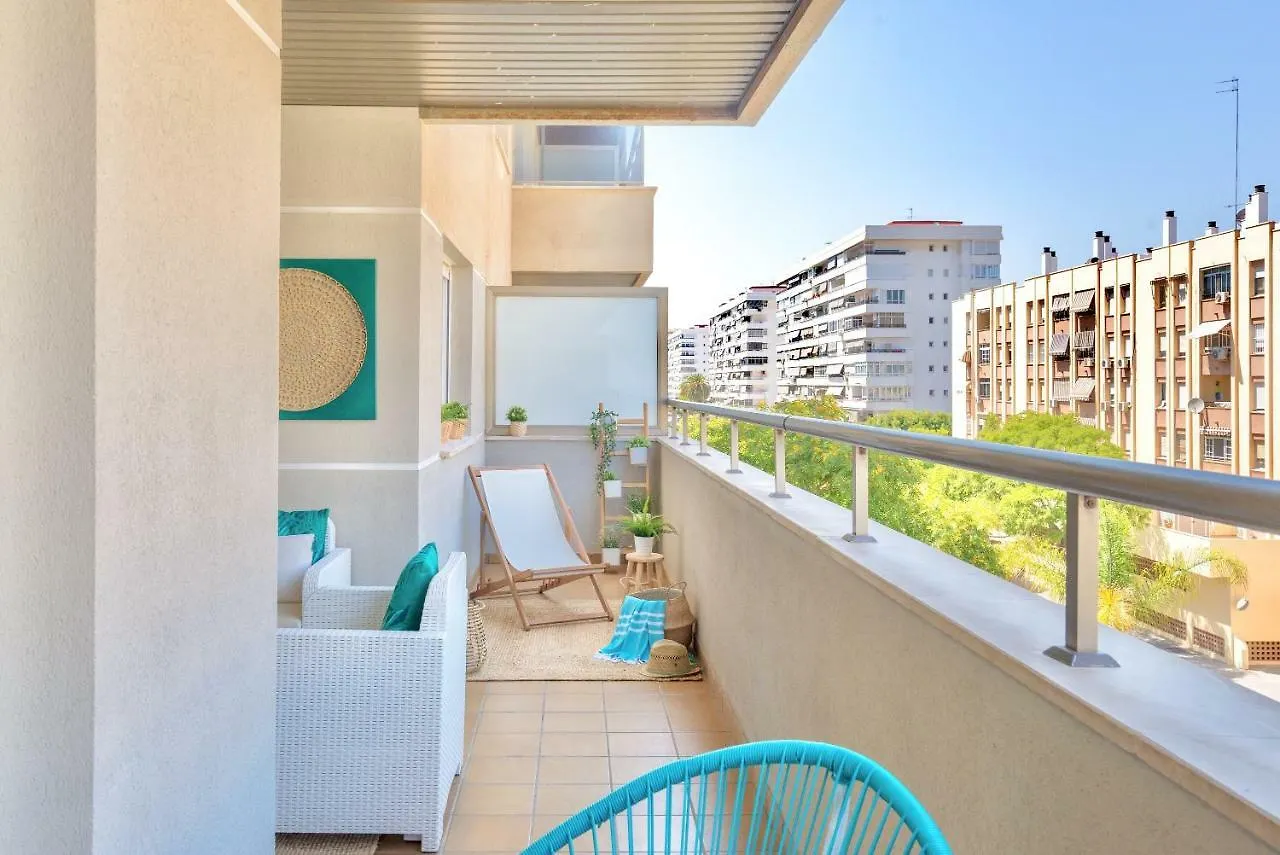 Charming Apartment On The Beach - Pool And Parking Malaga