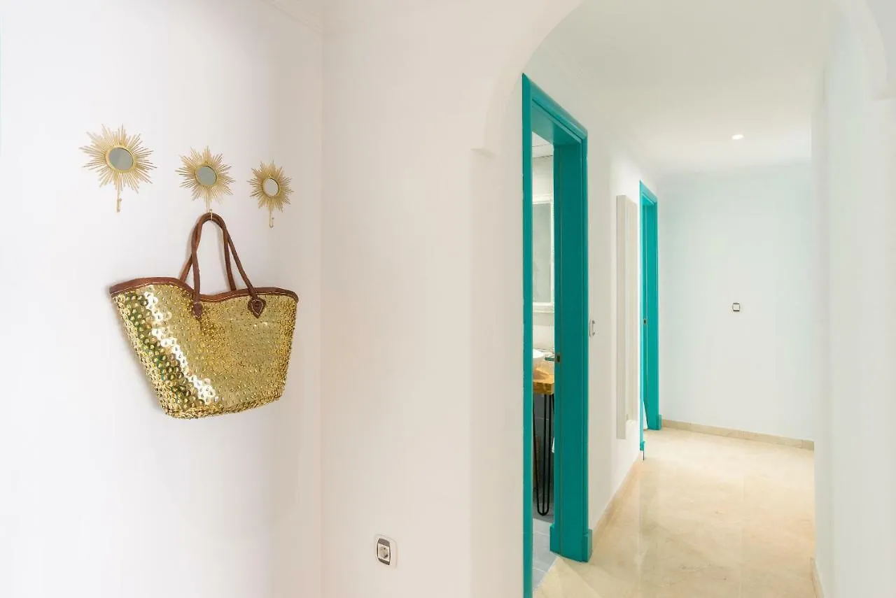Charming Apartment On The Beach - Pool And Parking Malaga