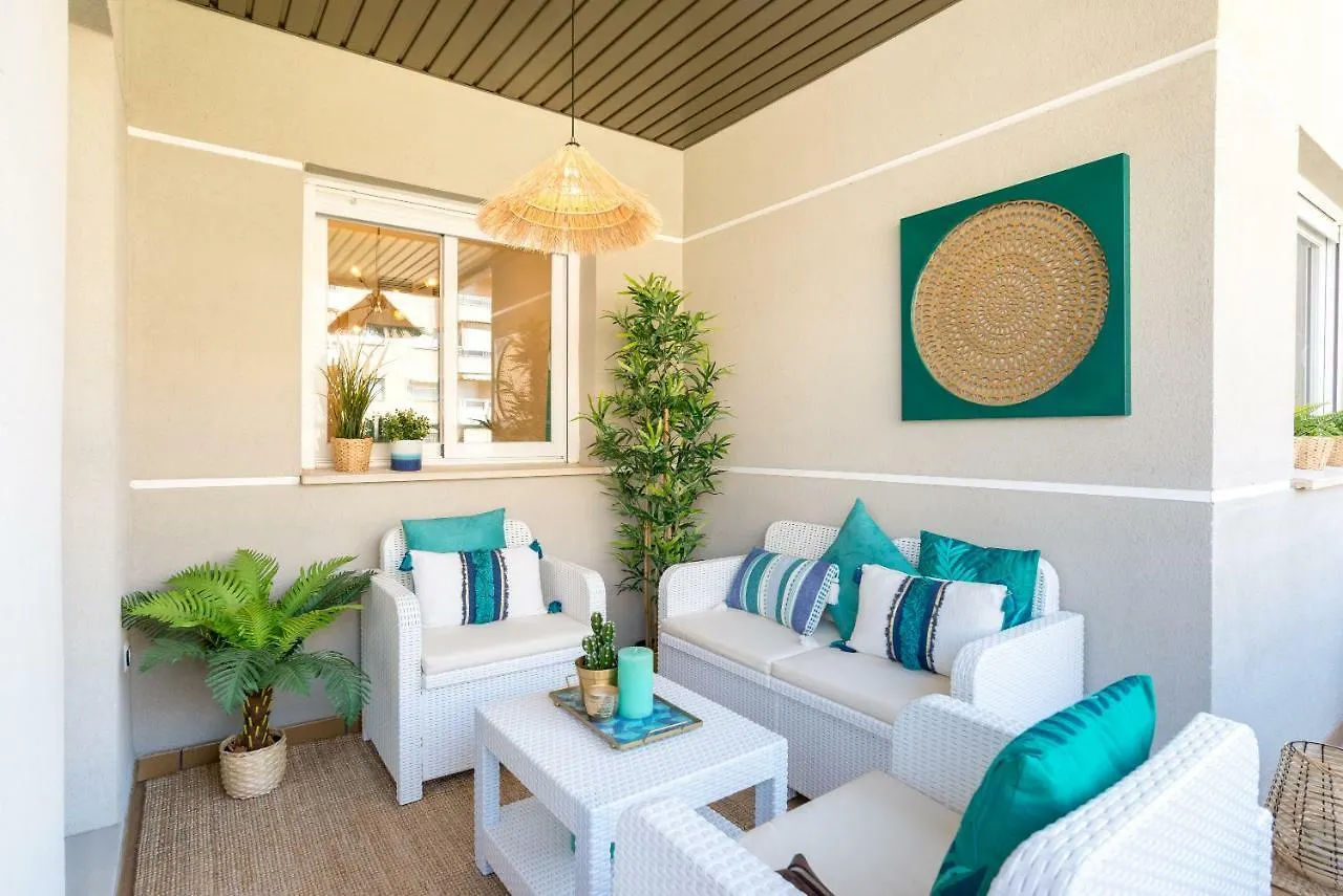 Charming Apartment On The Beach - Pool And Parking Malaga