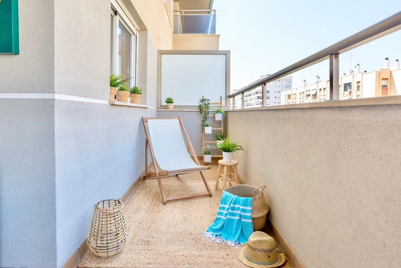 Charming Apartment On The Beach - Pool And Parking Malaga 0*,