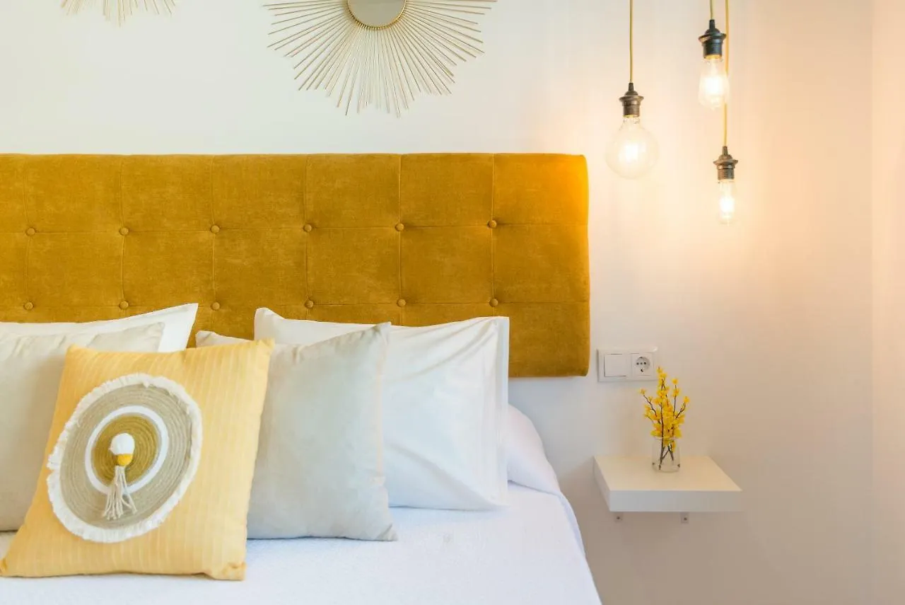 Charming Apartment On The Beach - Pool And Parking Malaga 0*,