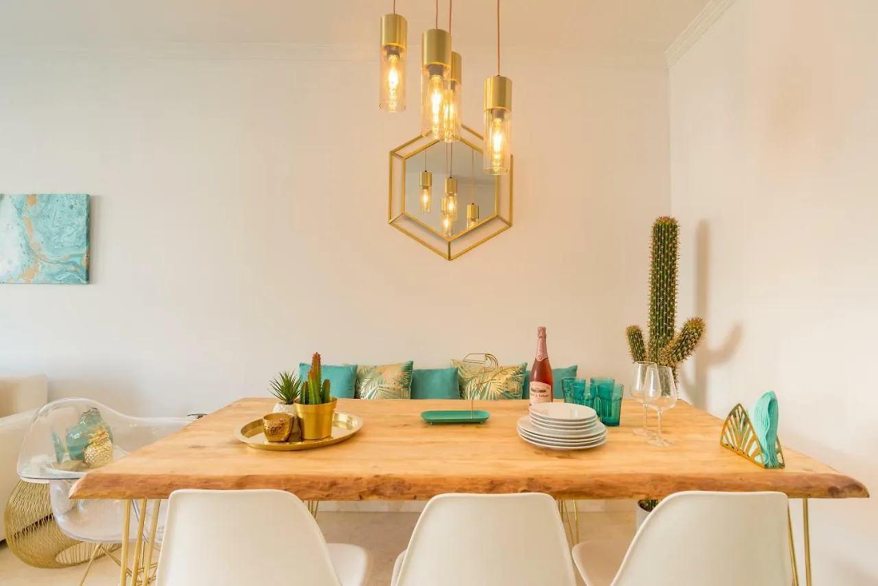 Charming Apartment On The Beach - Pool And Parking Malaga