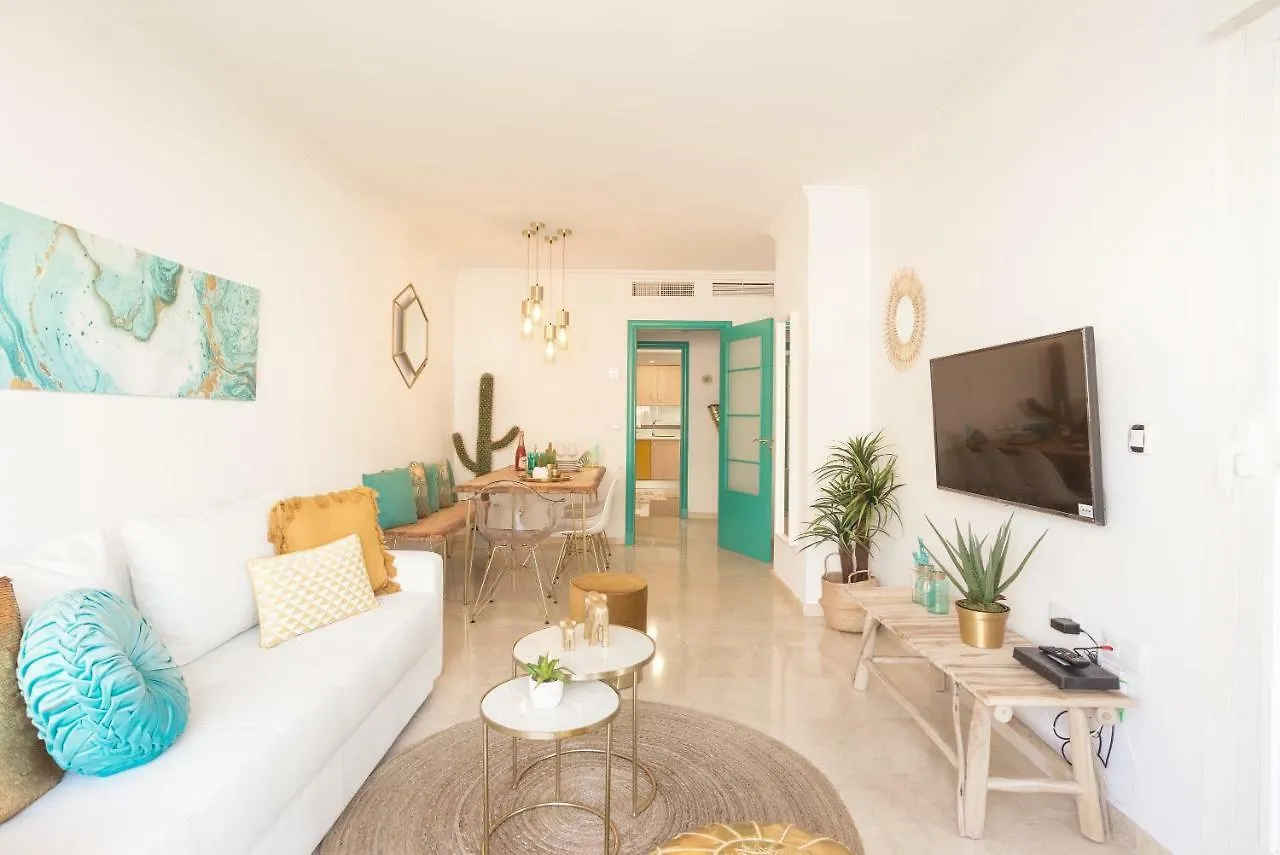 Charming Apartment On The Beach - Pool And Parking Malaga