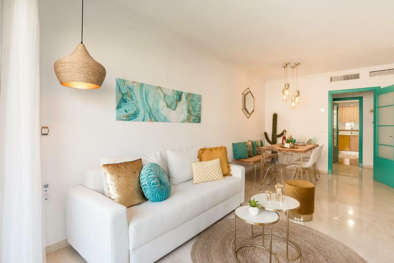 Charming Apartment On The Beach - Pool And Parking Malaga Spain