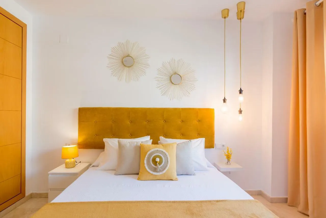 Charming Apartment On The Beach - Pool And Parking Malaga Spain