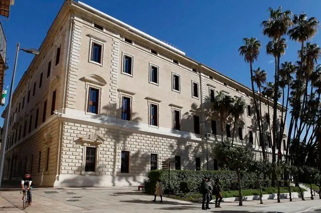 Charming Apartment On The Beach - Pool And Parking Malaga