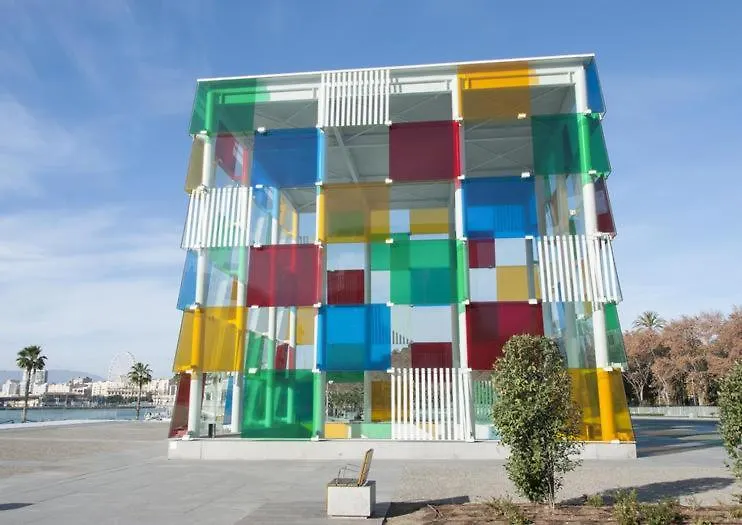 Charming Apartment On The Beach - Pool And Parking Malaga