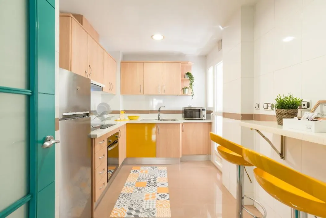 Charming Apartment On The Beach - Pool And Parking Malaga